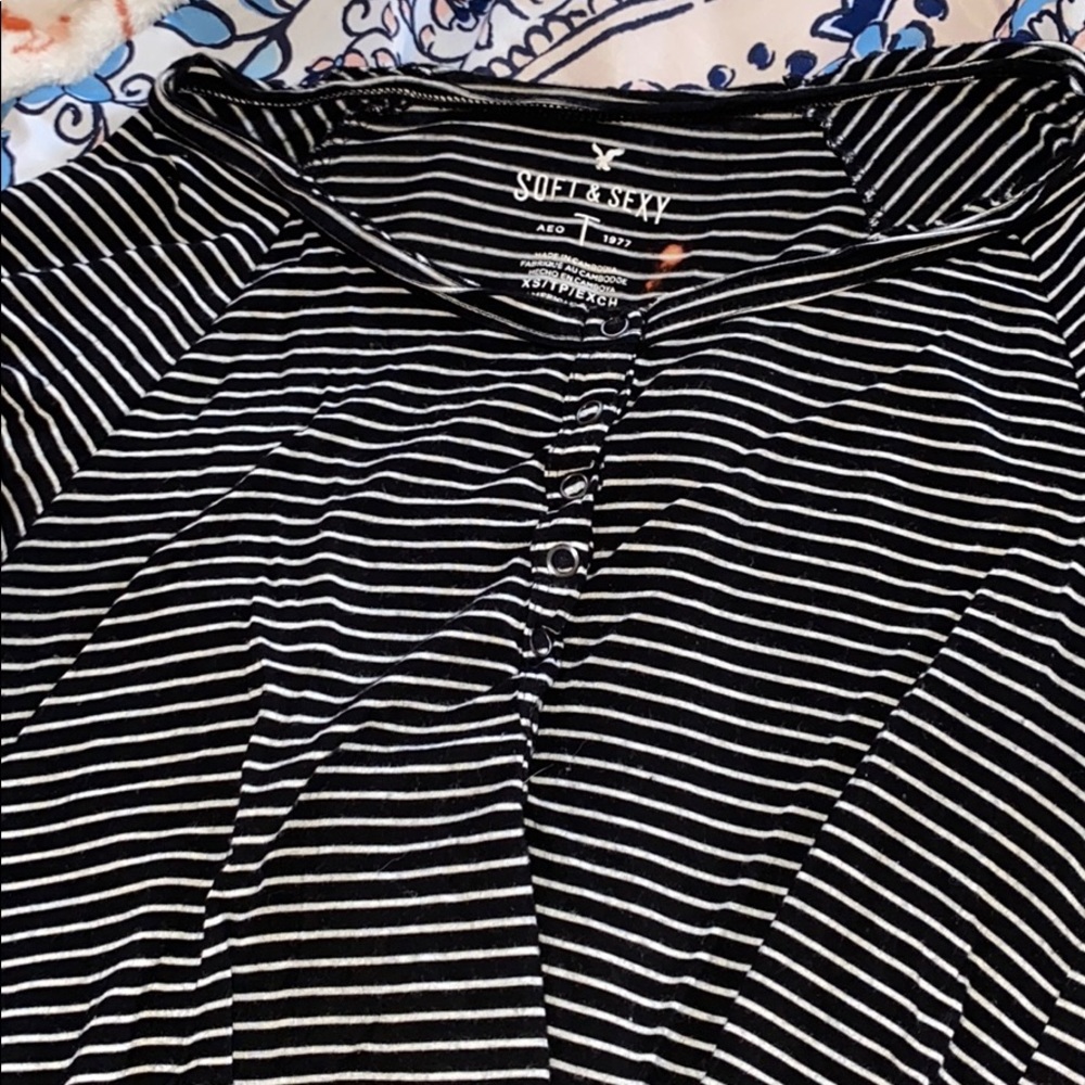 American Eagle soft & sexy tee